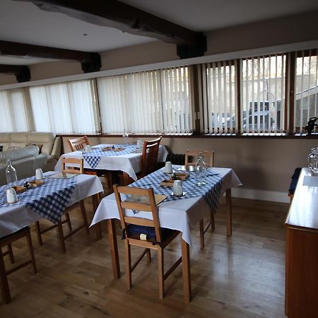 Feetnpaws Bed & Breakfast พอร์ตาเฟอร์รี ภายนอก รูปภาพ